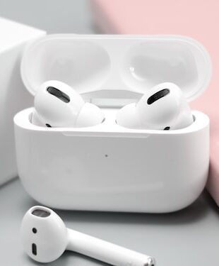 Do AirPods Fall Out Easily||Do AirPods Fall Out Easily